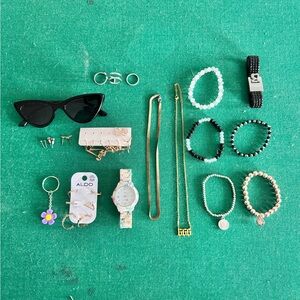 Women’s Accessory Bundle